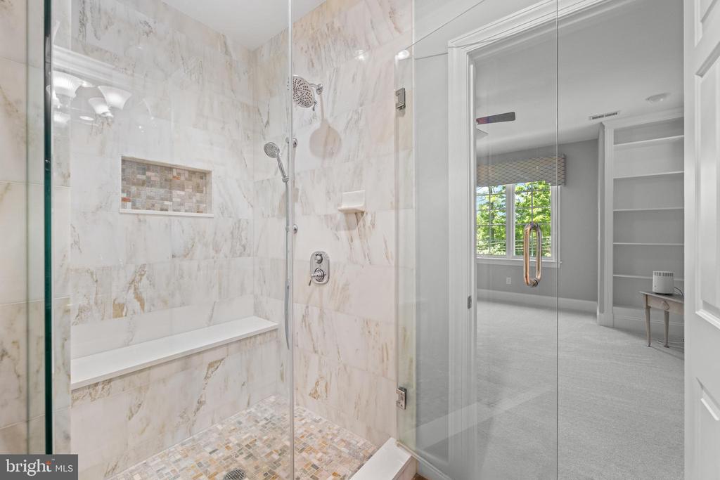 6 WEDGEWOOD DRIVE