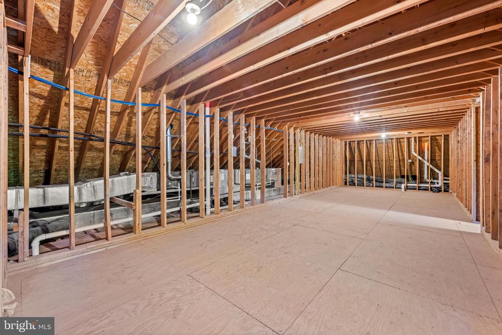 6 WEDGEWOOD DRIVE