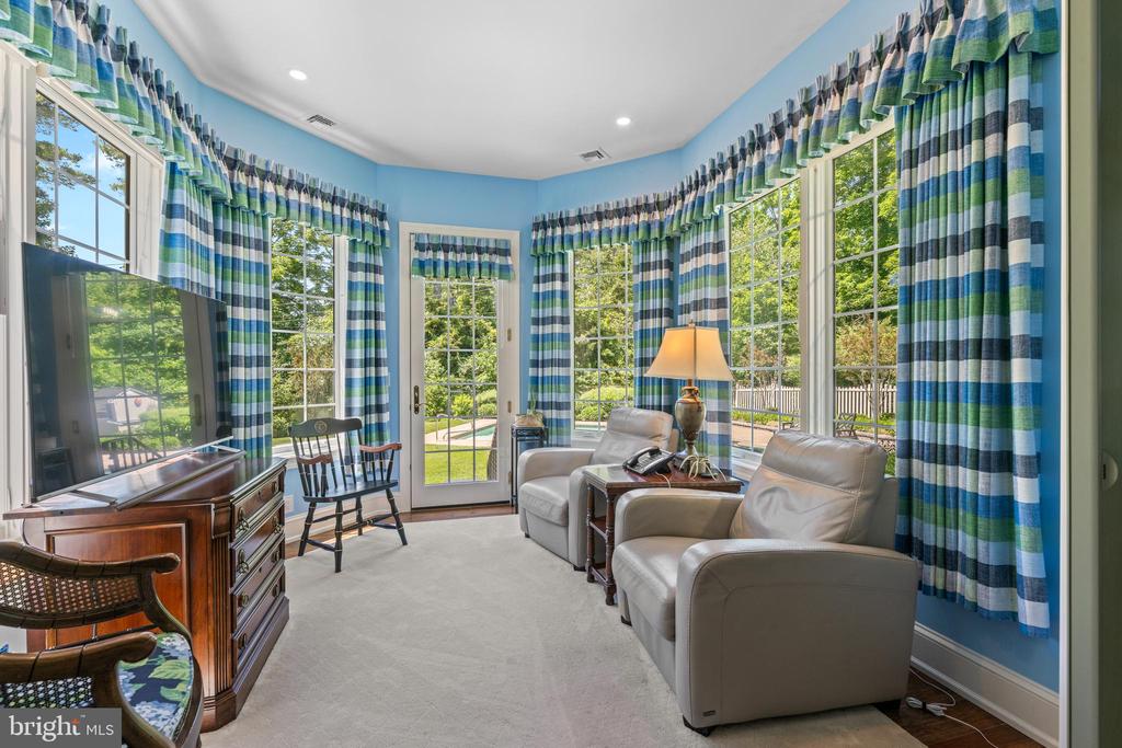 6 WEDGEWOOD DRIVE