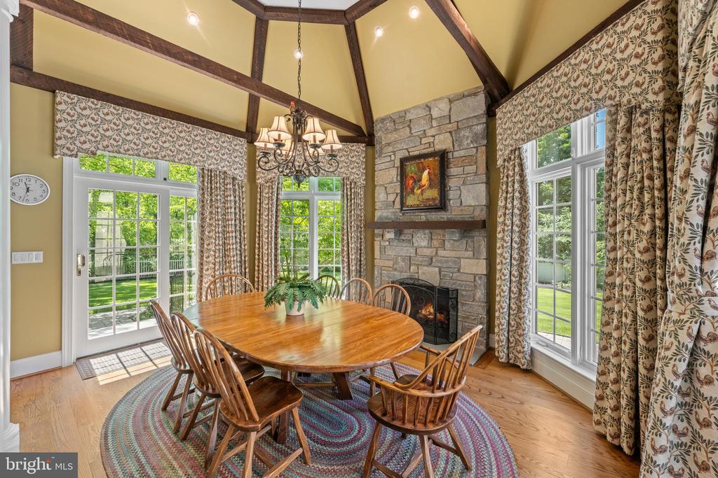 6 WEDGEWOOD DRIVE