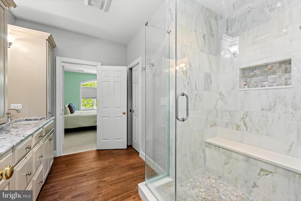 6 WEDGEWOOD DRIVE