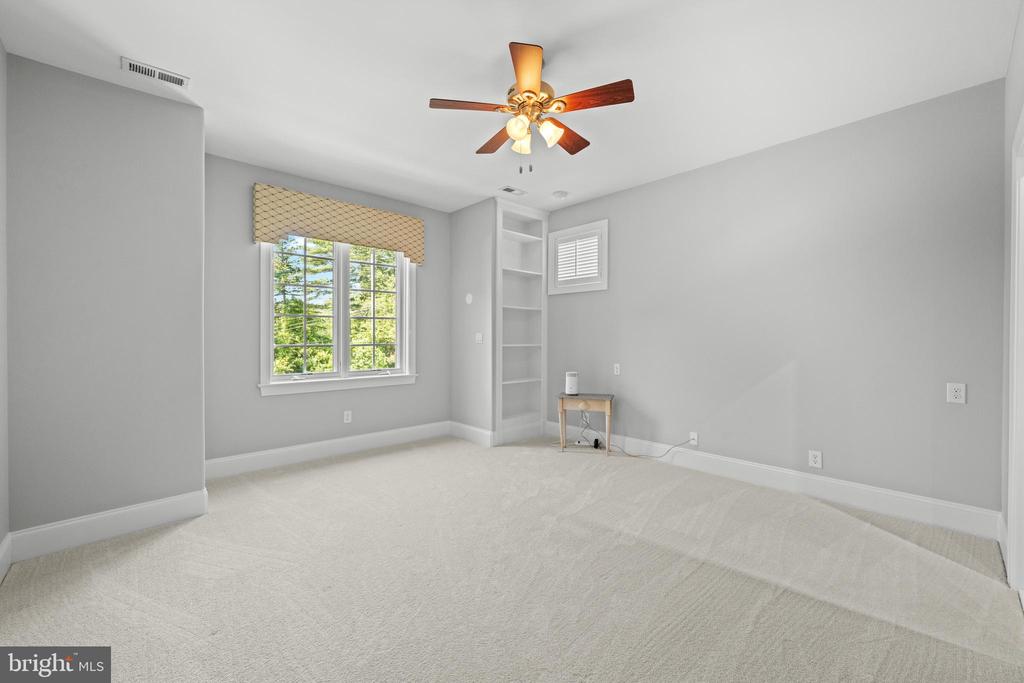6 WEDGEWOOD DRIVE