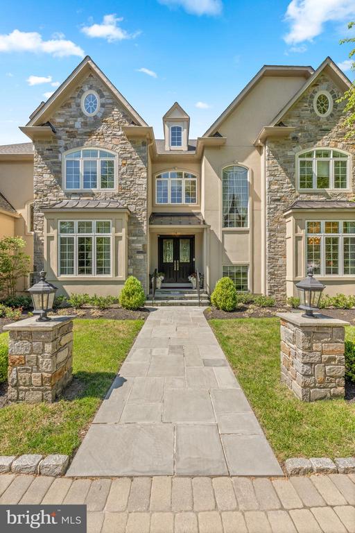 6 WEDGEWOOD DRIVE