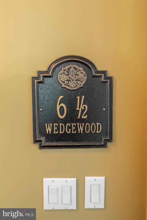6 WEDGEWOOD DRIVE