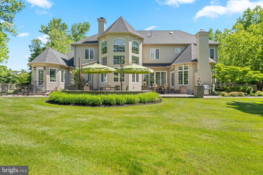 6 WEDGEWOOD DRIVE