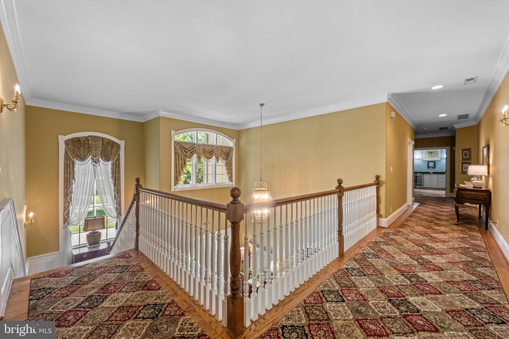 6 WEDGEWOOD DRIVE