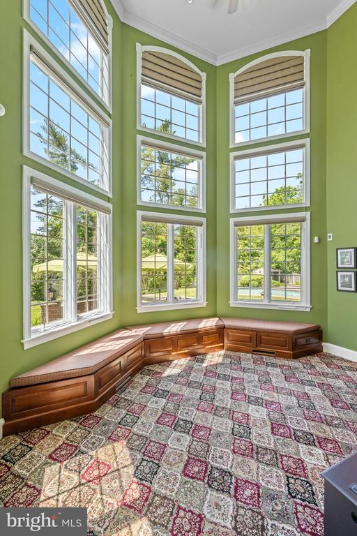 6 WEDGEWOOD DRIVE