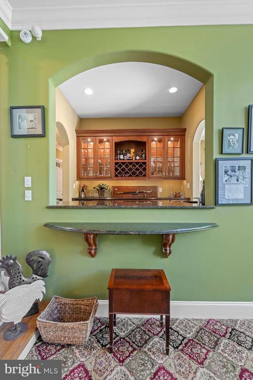 6 WEDGEWOOD DRIVE