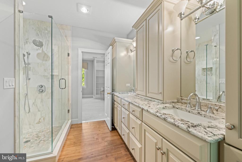 6 WEDGEWOOD DRIVE