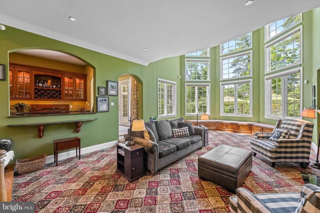 6 WEDGEWOOD DRIVE