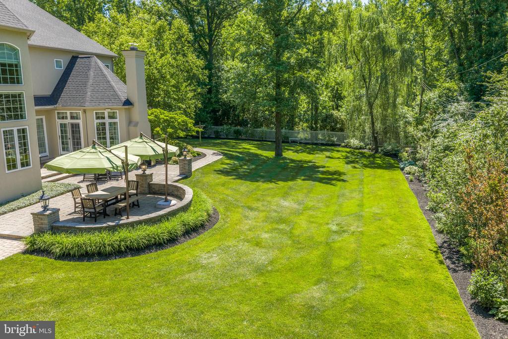 6 WEDGEWOOD DRIVE