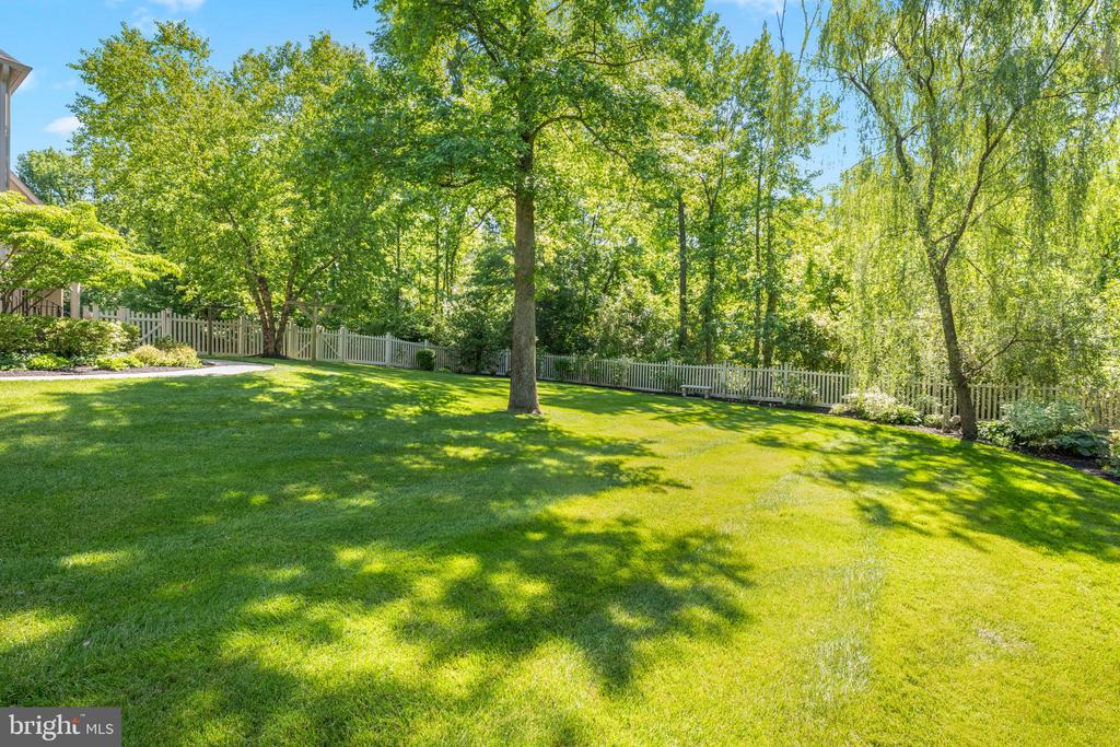 6 WEDGEWOOD DRIVE