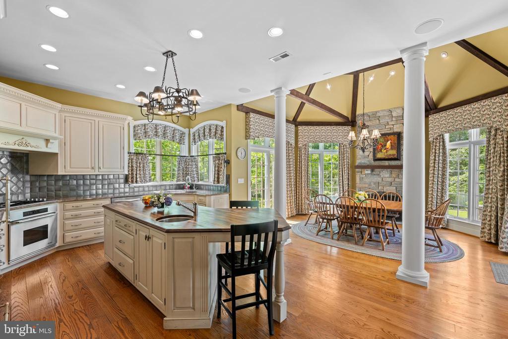 6 WEDGEWOOD DRIVE