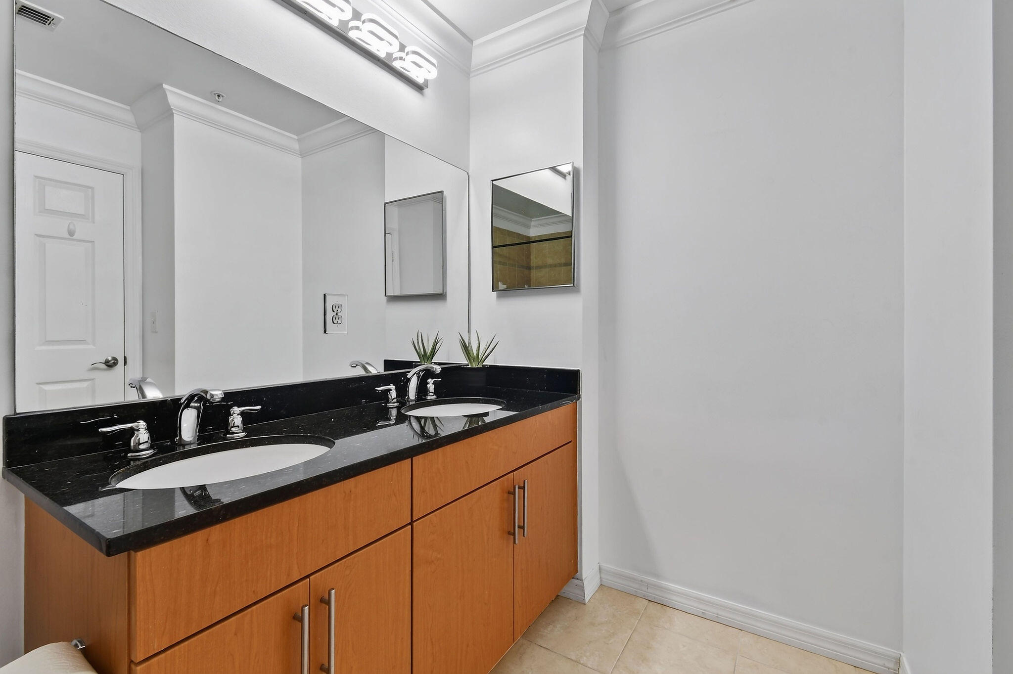 4903 Midtown Lane 3116