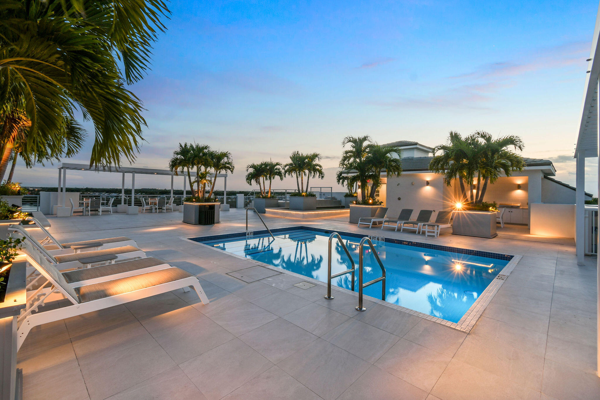 1 S Coastal Way 202