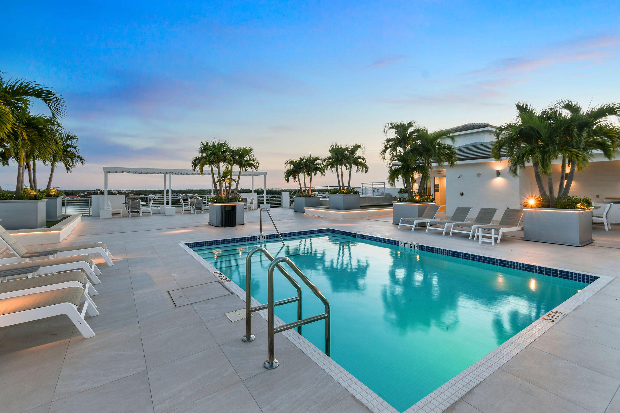 1 S Coastal Way 202