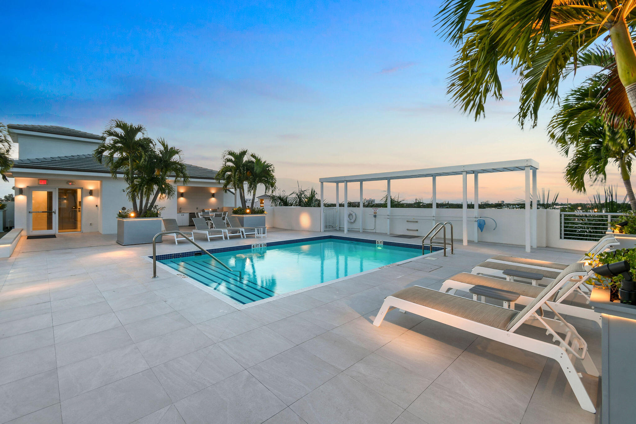 1 S Coastal Way 202