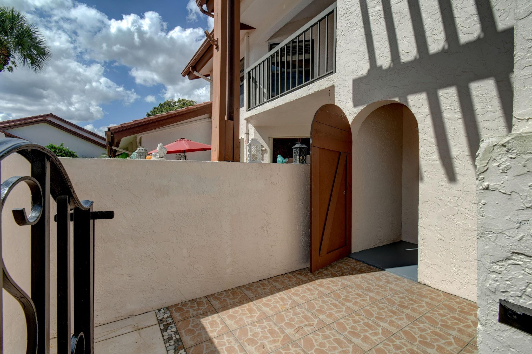 3470 SE Martinique Trce 201