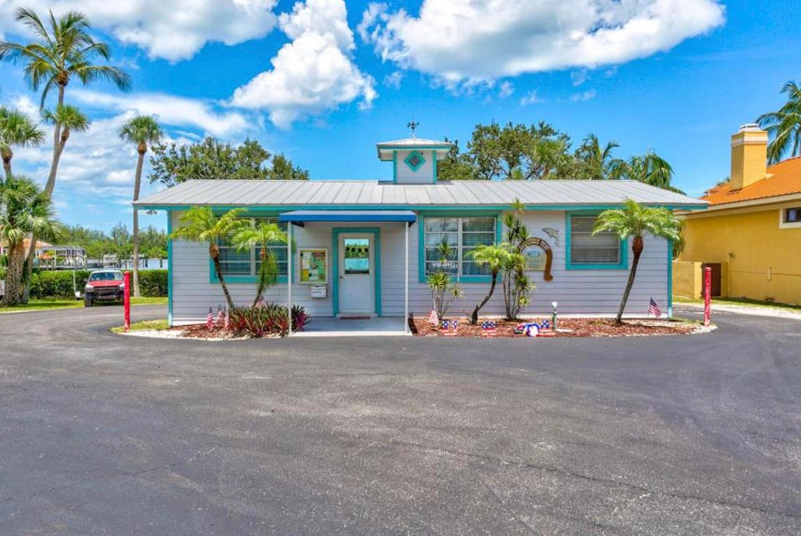 5354 SE Horseshoe Point Road