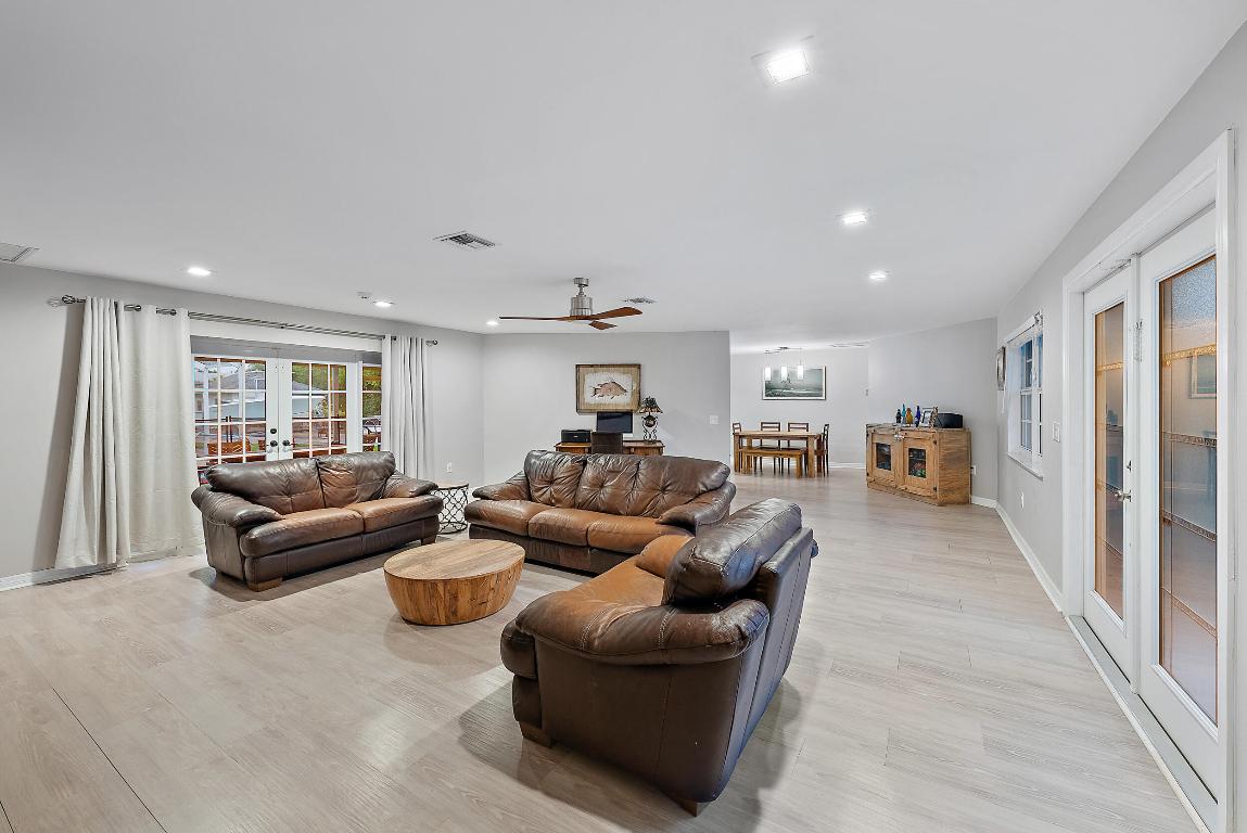 5354 SE Horseshoe Point Road