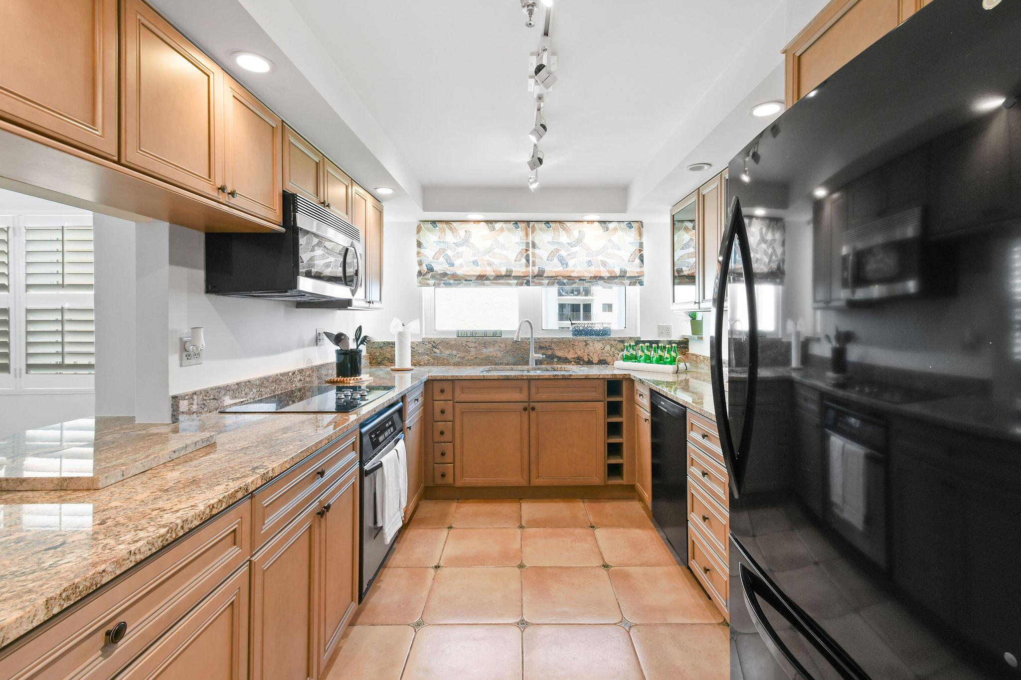 372 Golfview Road 503