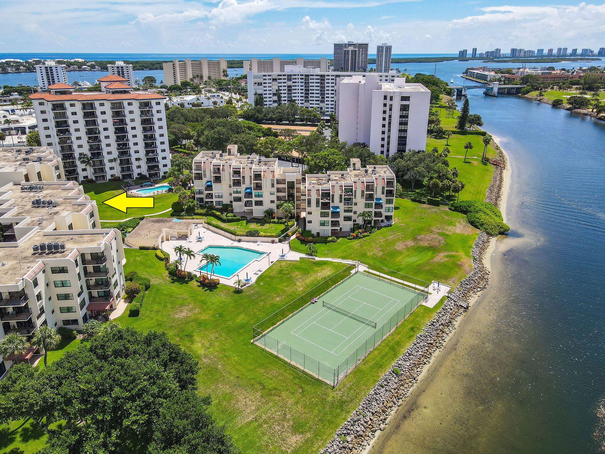 372 Golfview Road 503