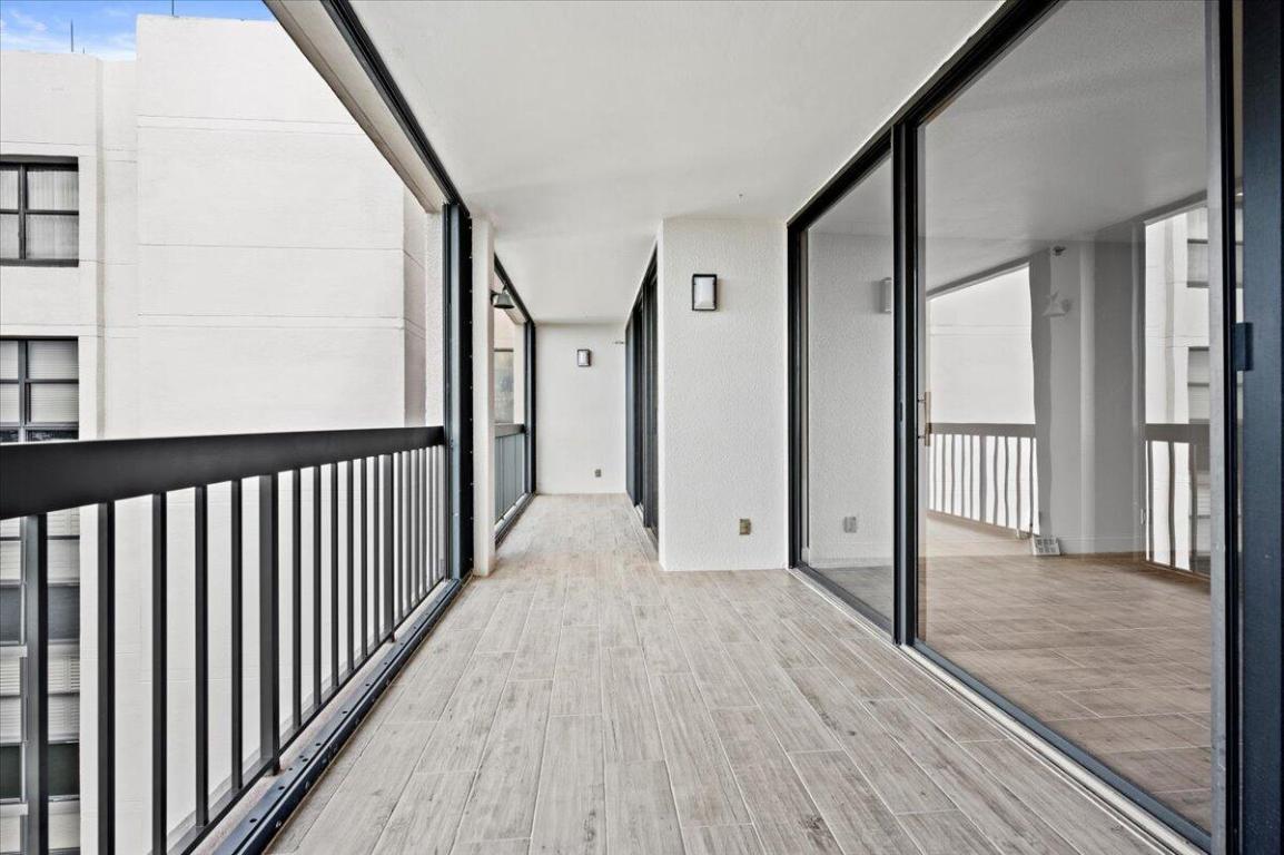 356 Golfview Road 1105