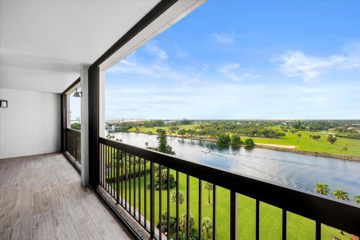 356 Golfview Road 1105