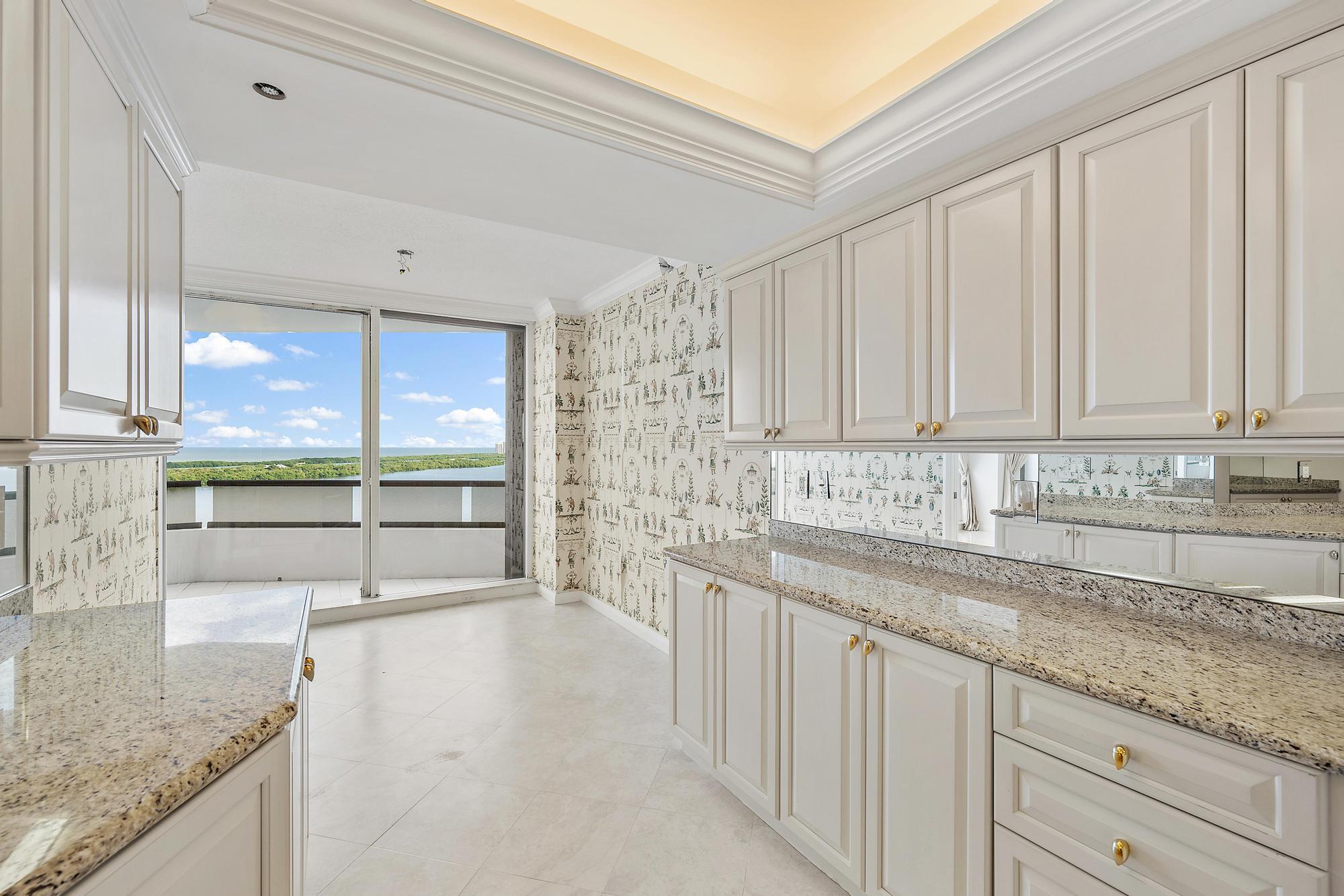 100 Lakeshore Drive 1657