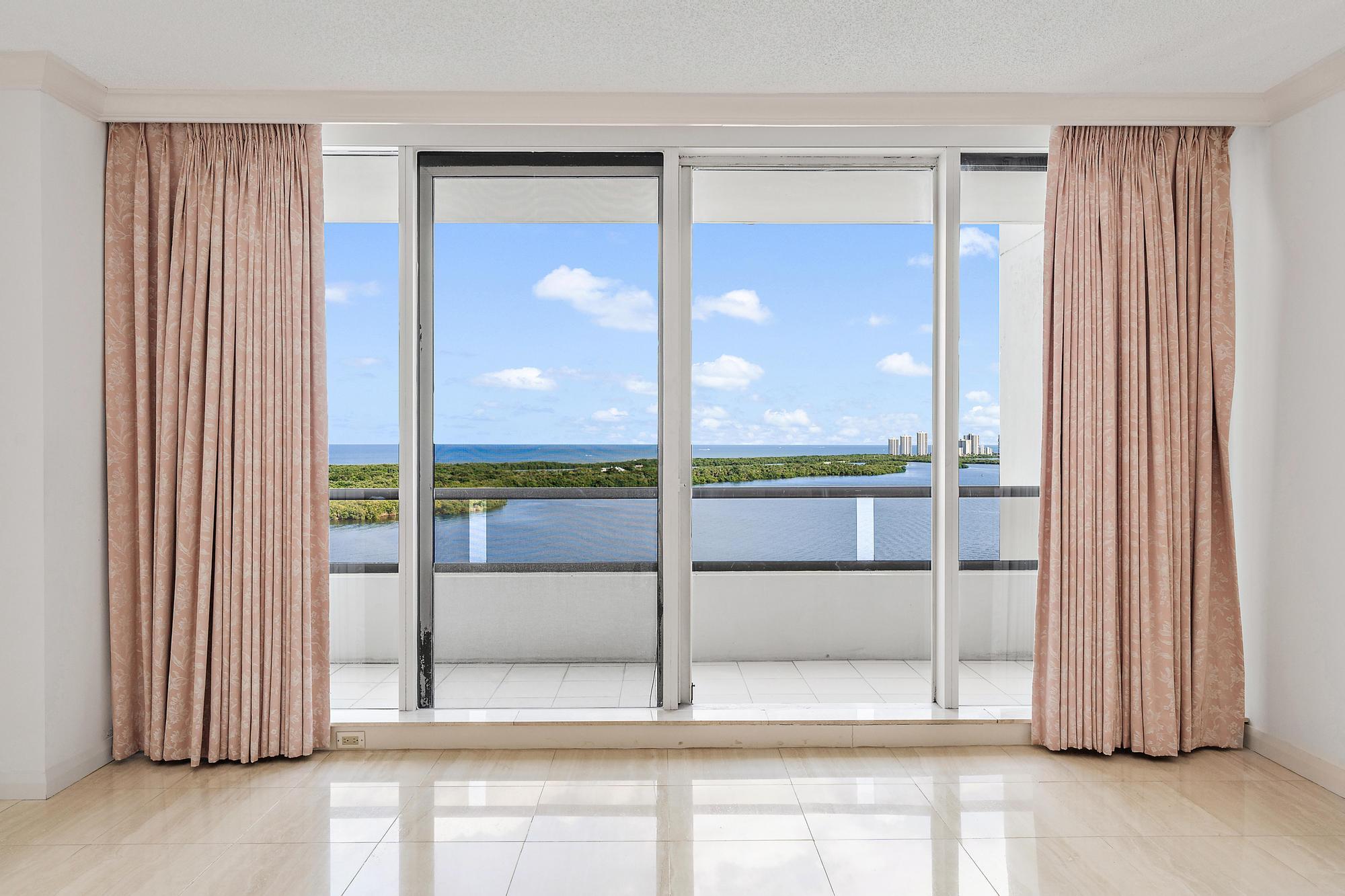 100 Lakeshore Drive 1657