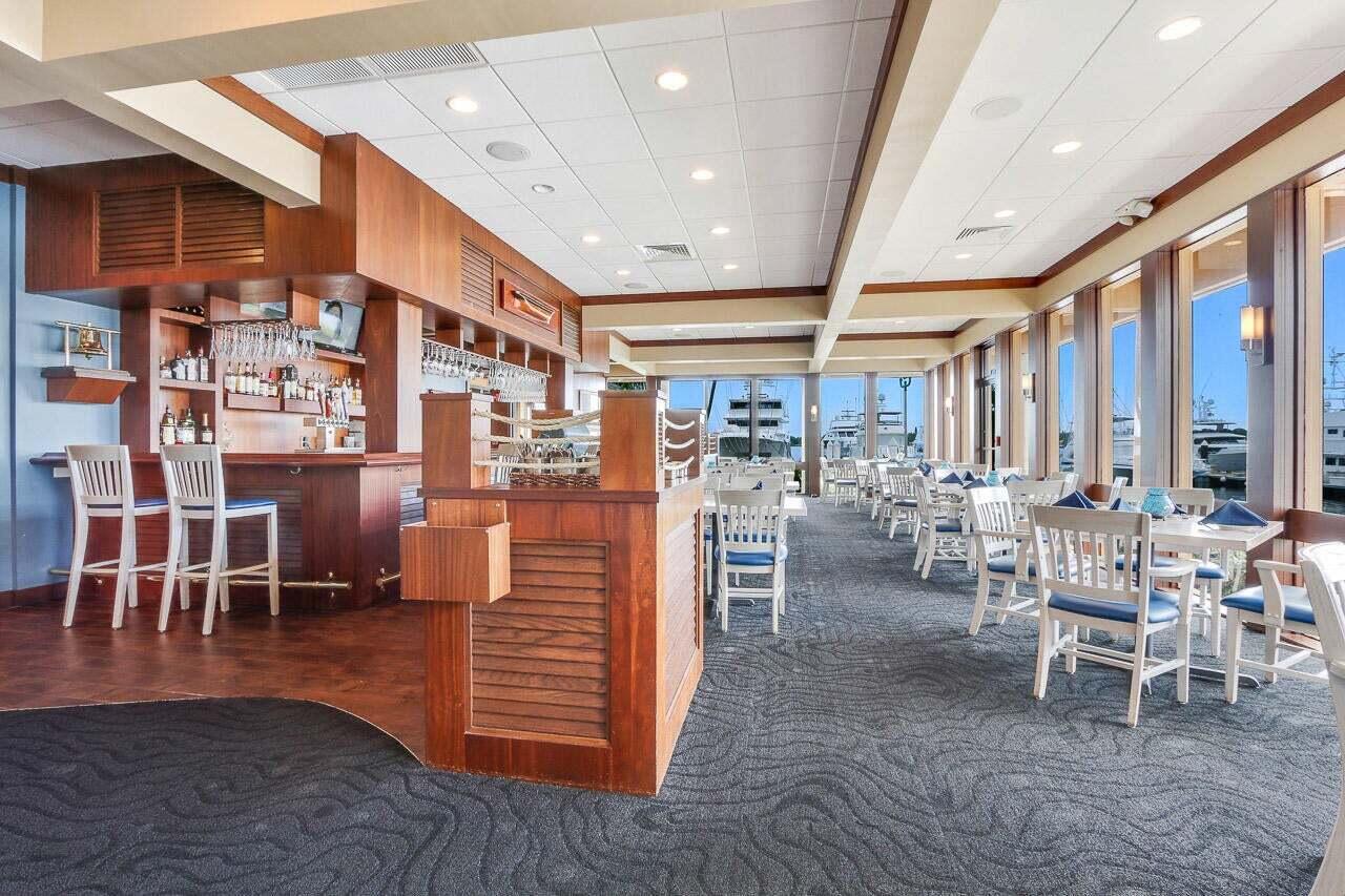 100 Lakeshore Drive 1657