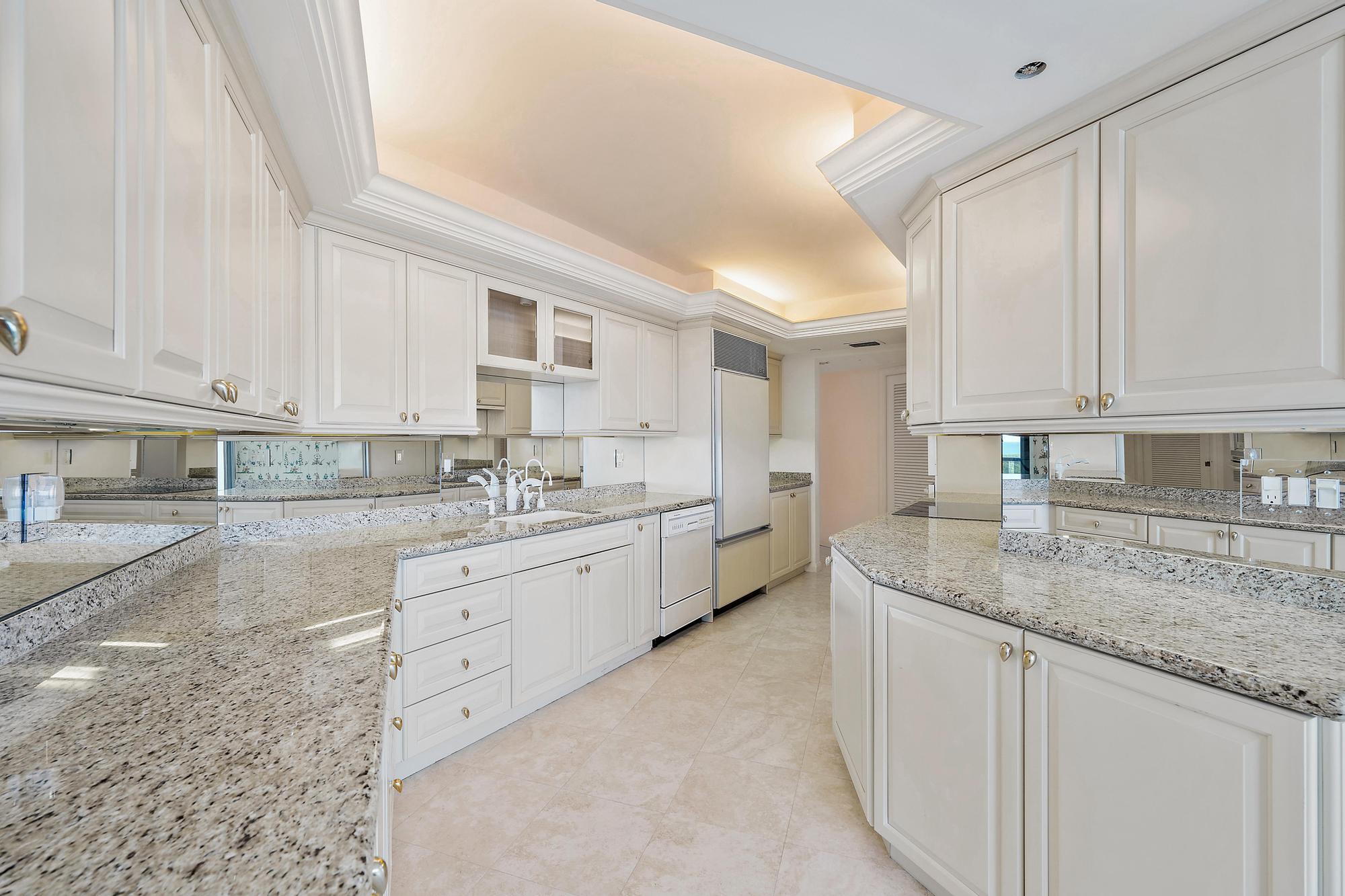 100 Lakeshore Drive 1657