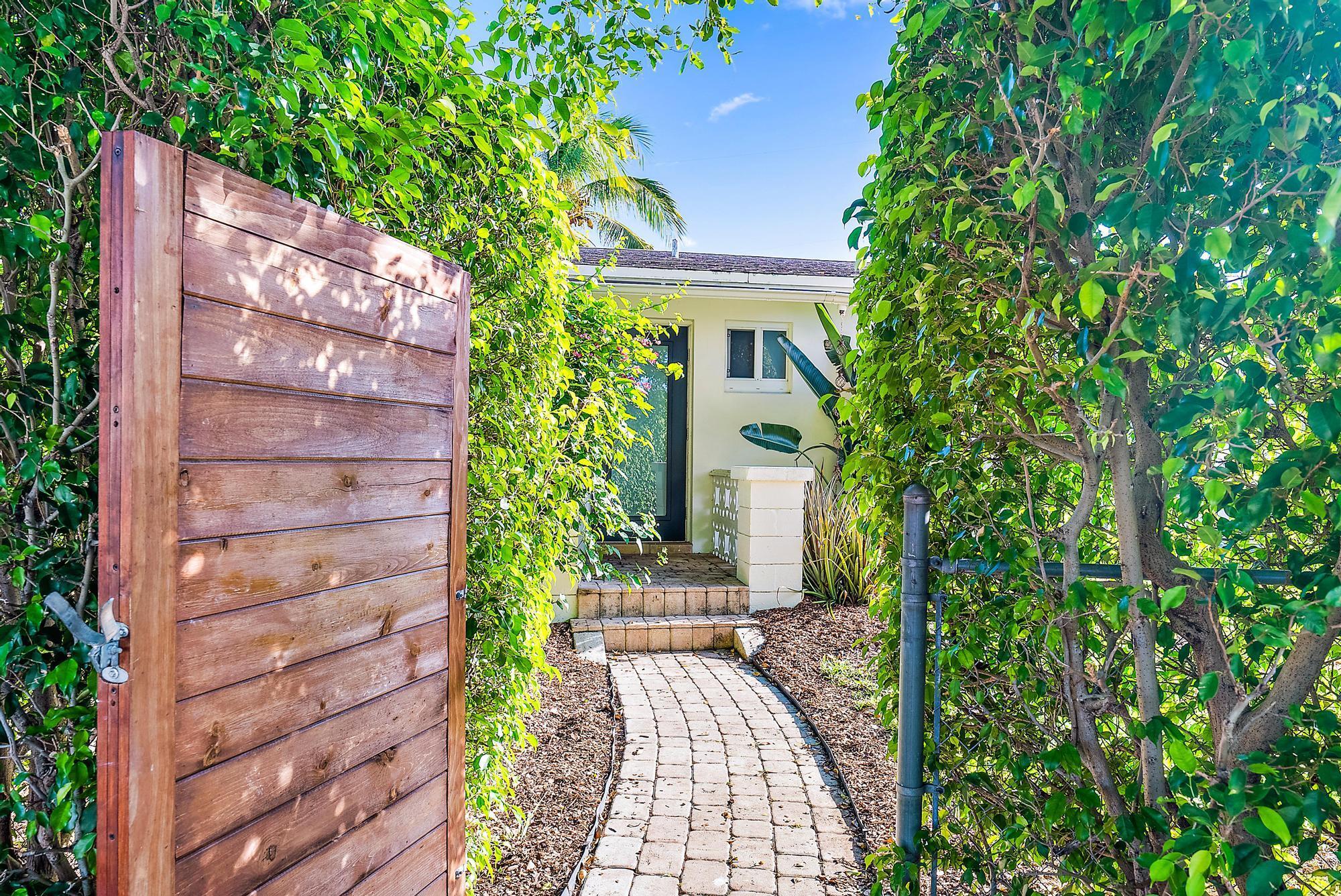 1624 W Terrace Drive