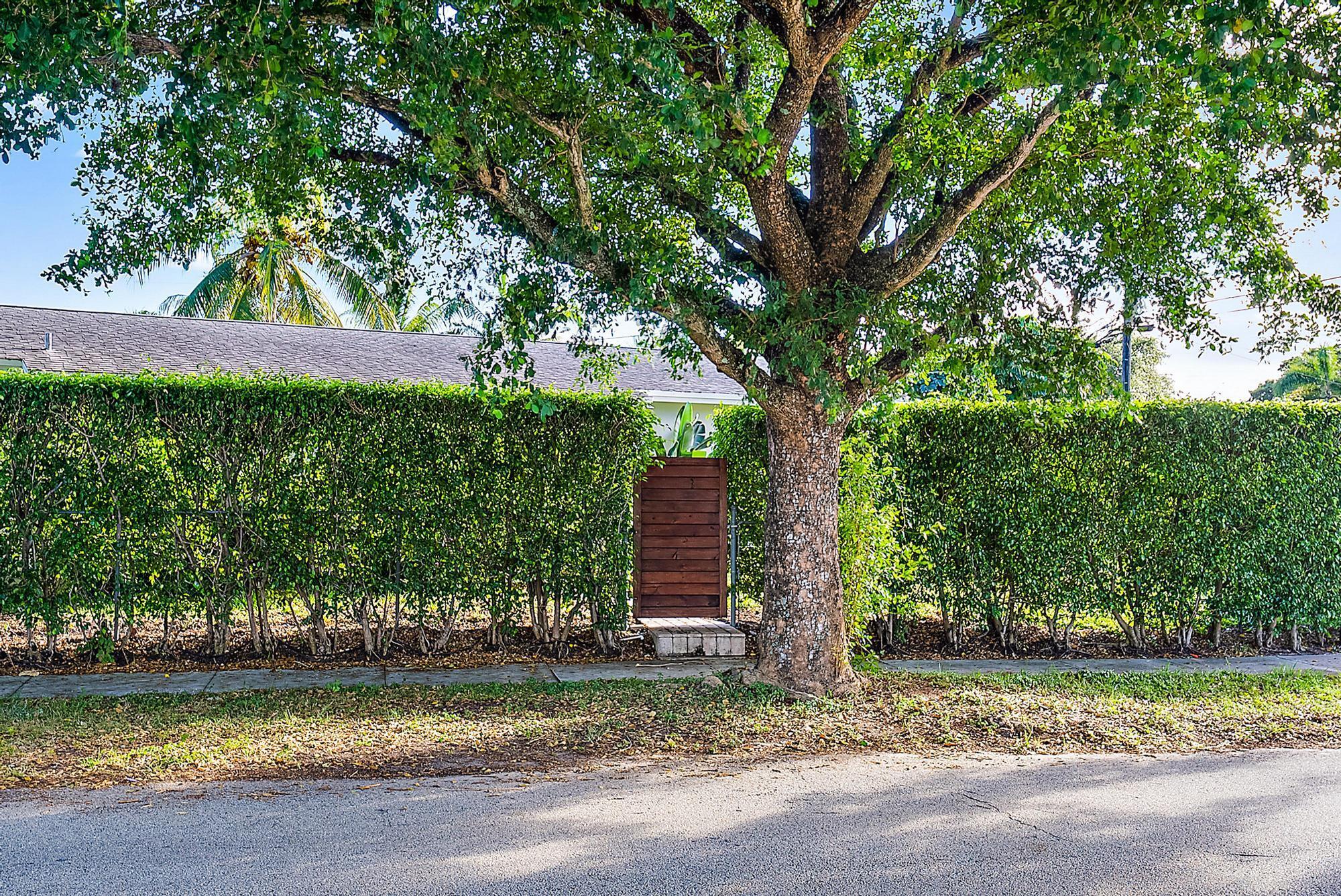 1624 W Terrace Drive