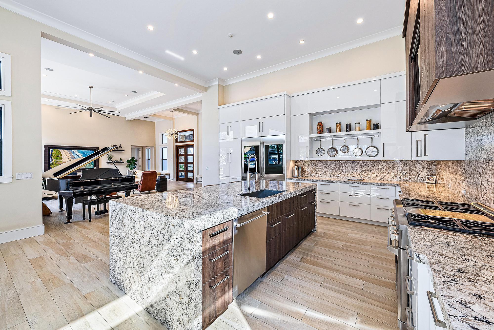 14061 Paradise Point Road