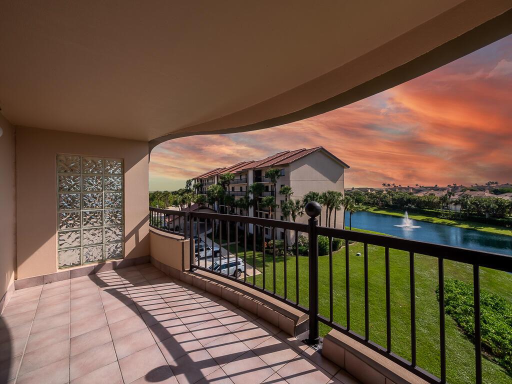 301 Ocean Bluffs Boulevard 402