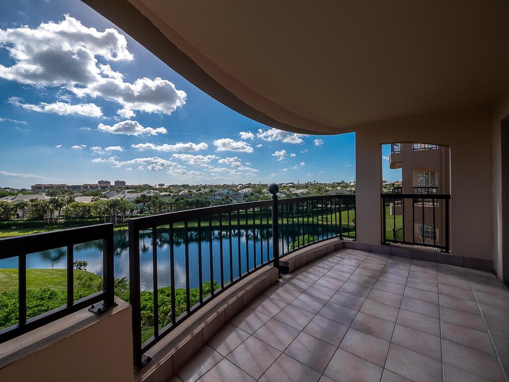 301 Ocean Bluffs Boulevard 402