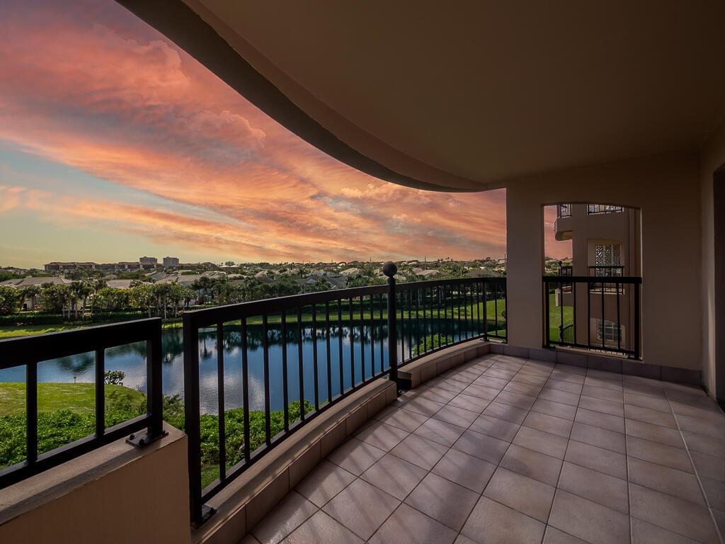 301 Ocean Bluffs Boulevard 402