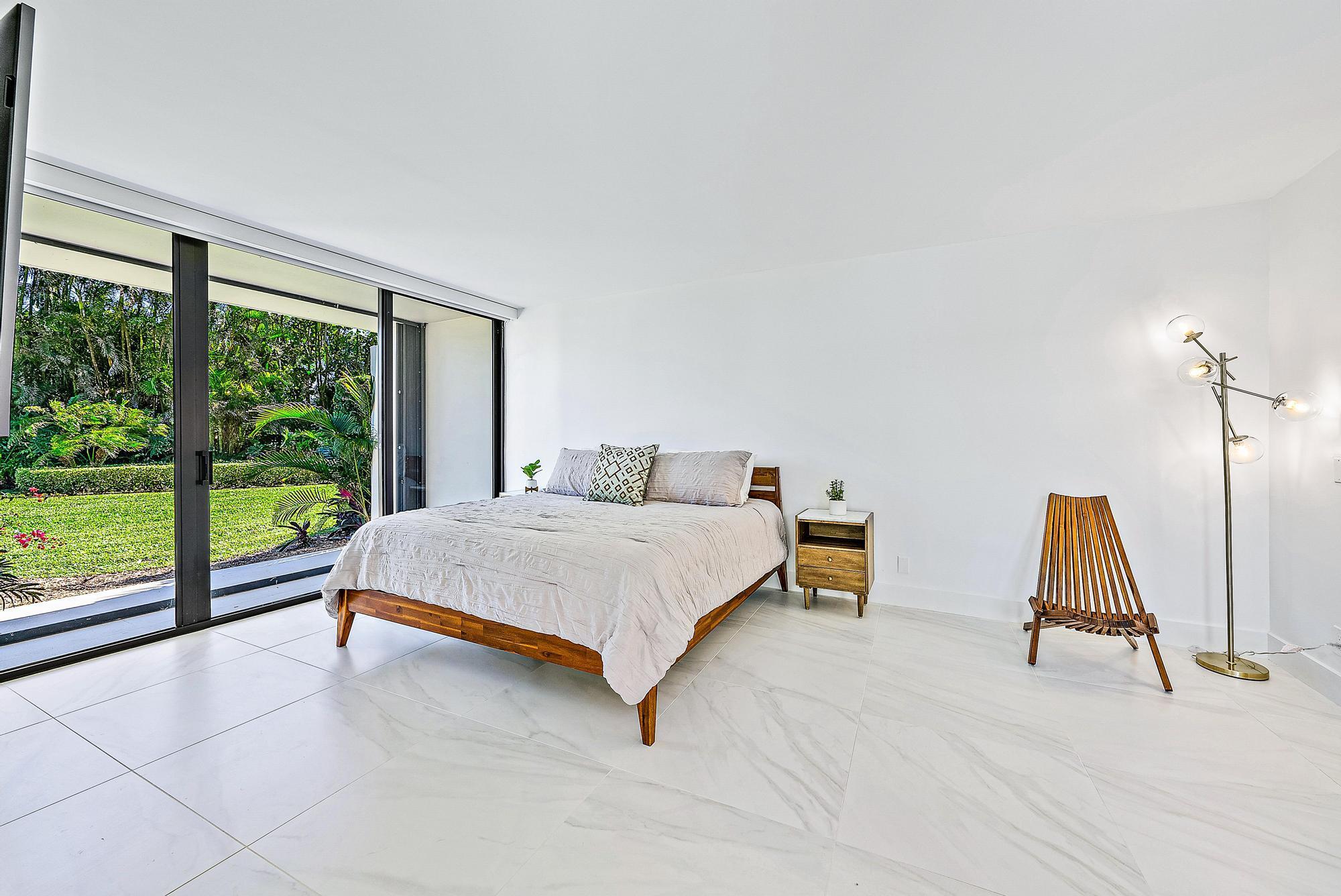 122 Lakeshore Drive G-39