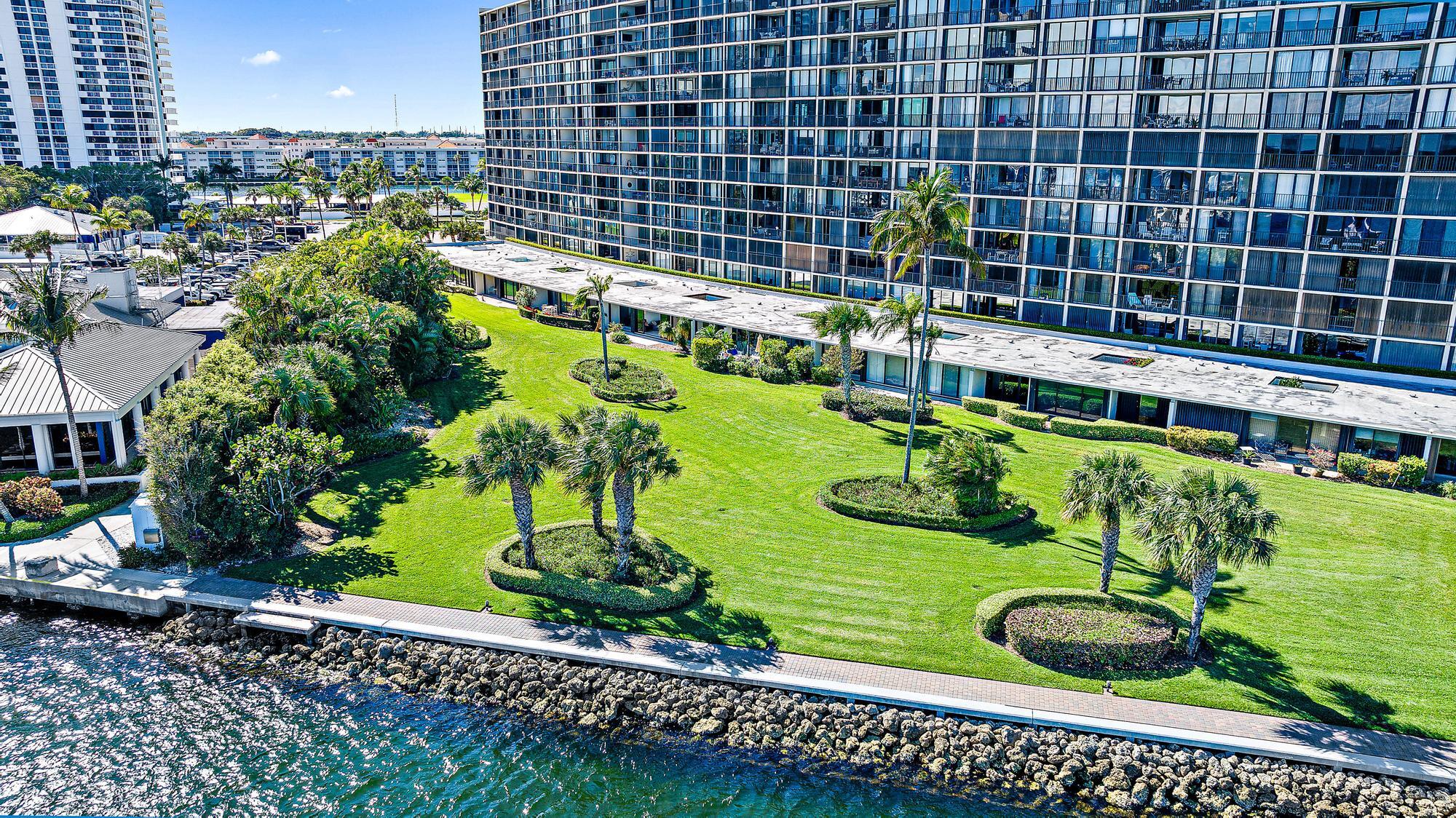 122 Lakeshore Drive G-39