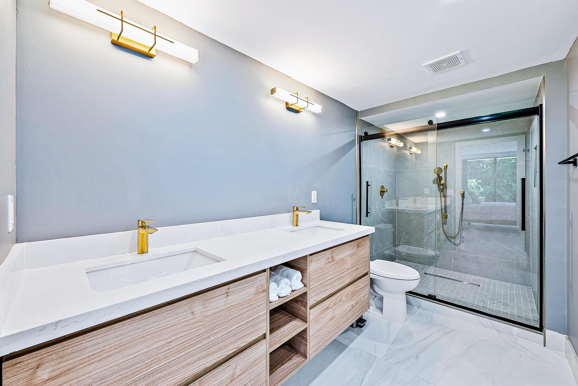 122 Lakeshore Drive G-39