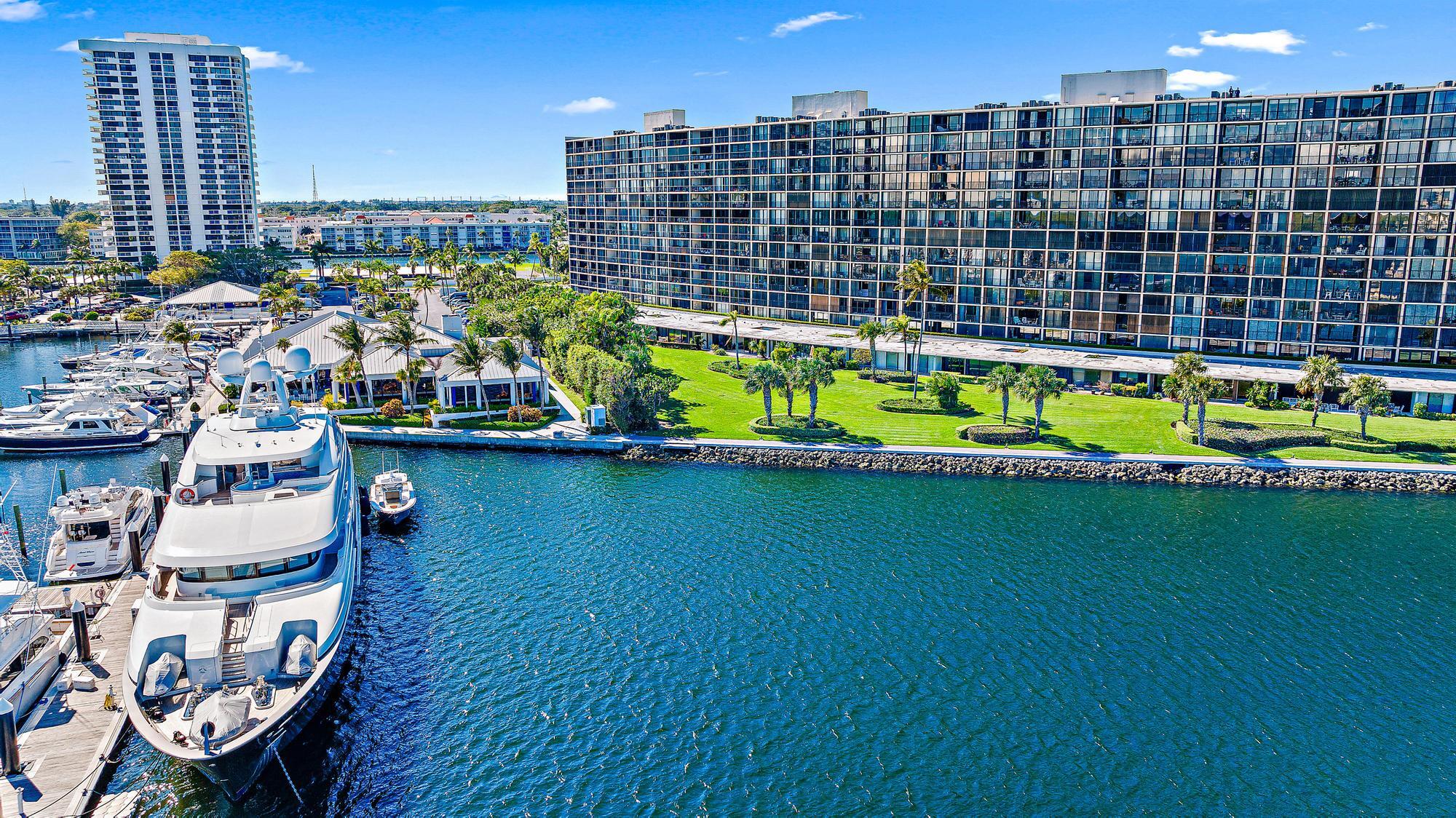 122 Lakeshore Drive G-39