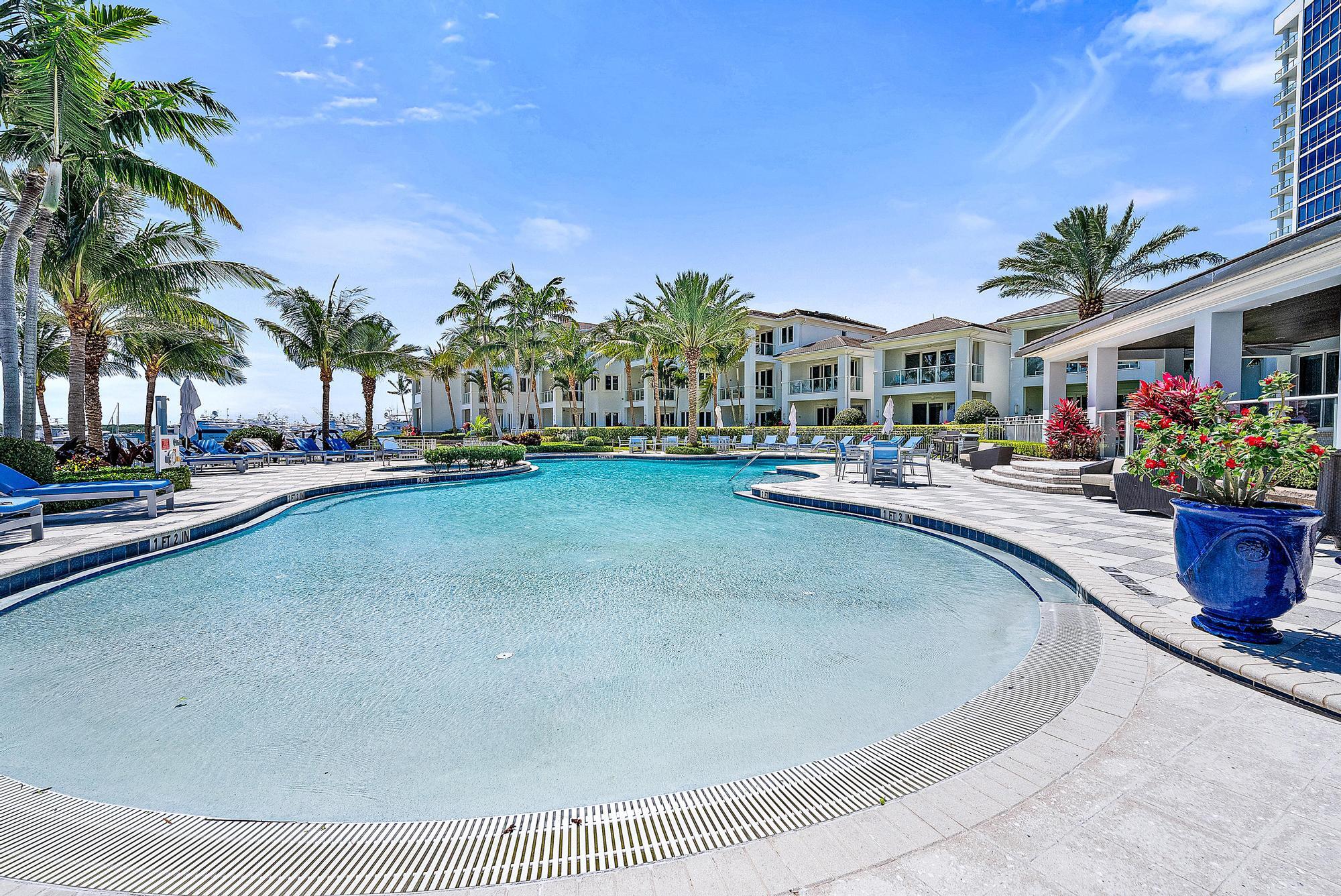 3 Water Club Way 702