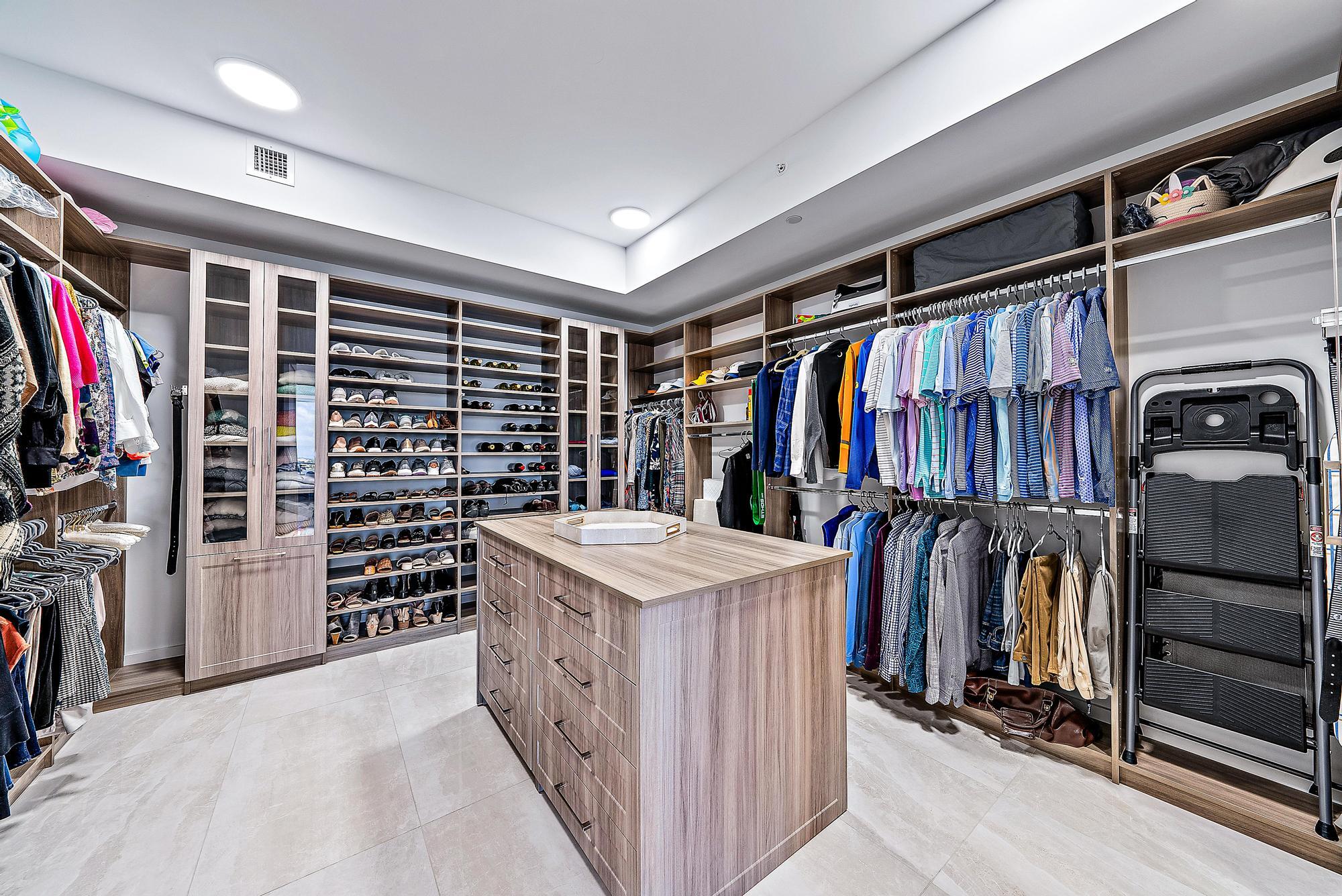 3 Water Club Way 702