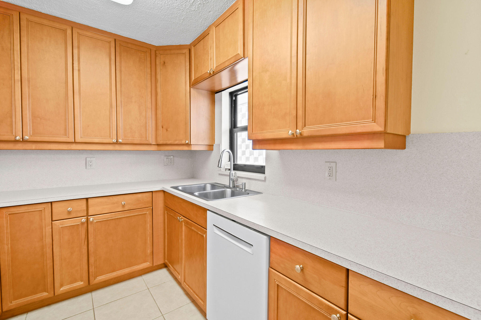336 Golfview Road 915