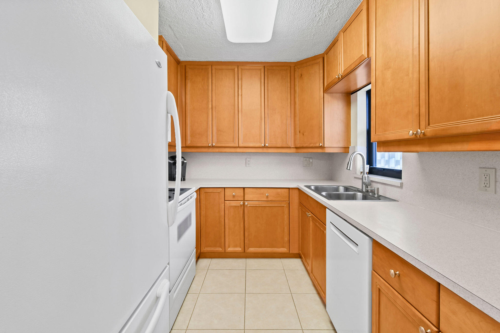 336 Golfview Road 915