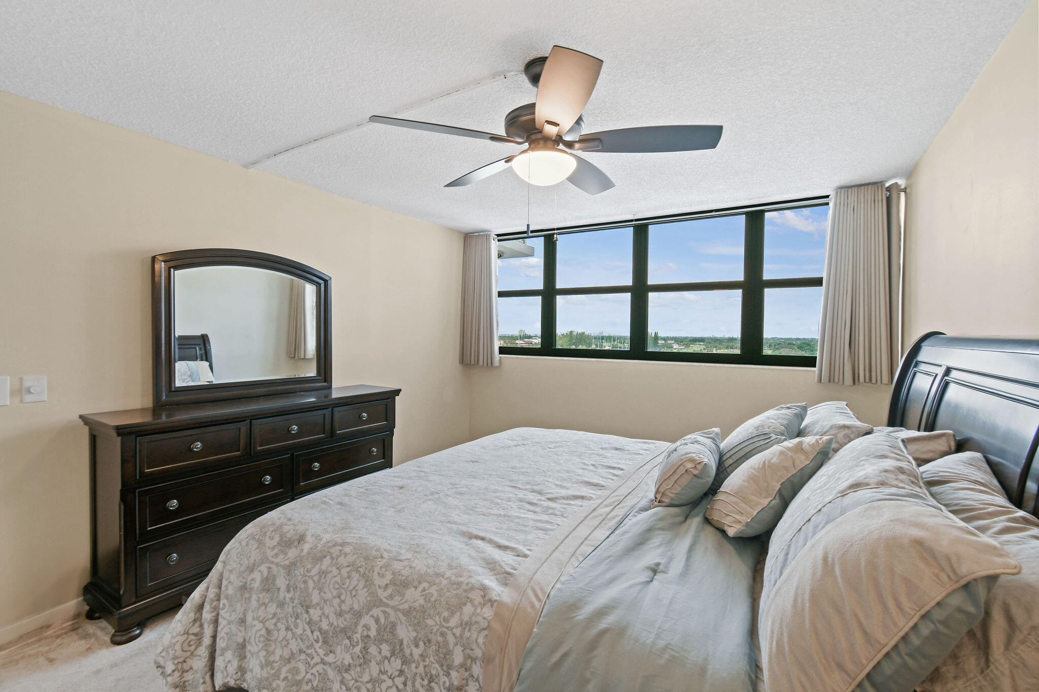 336 Golfview Road 915