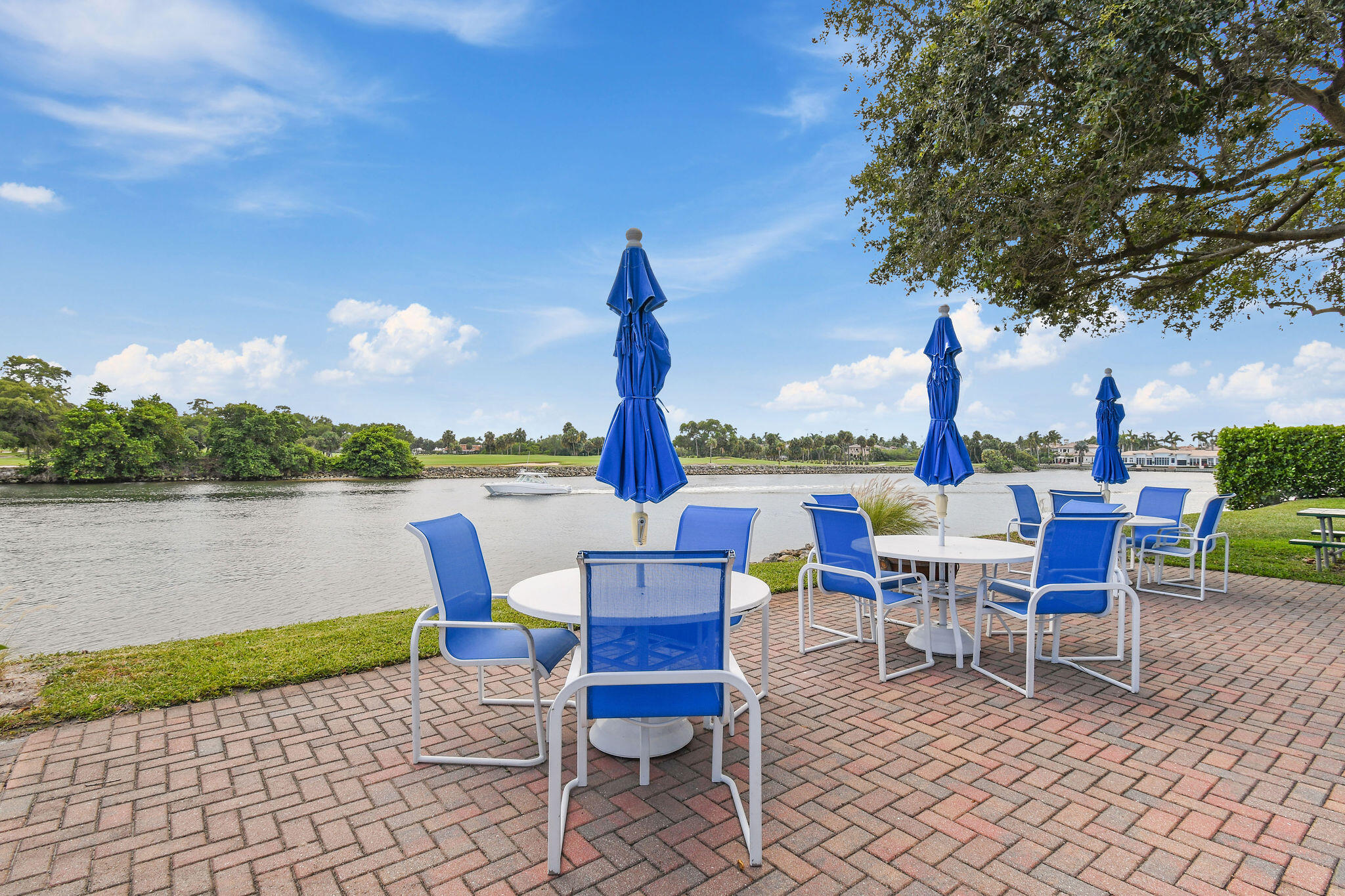 336 Golfview Road 915