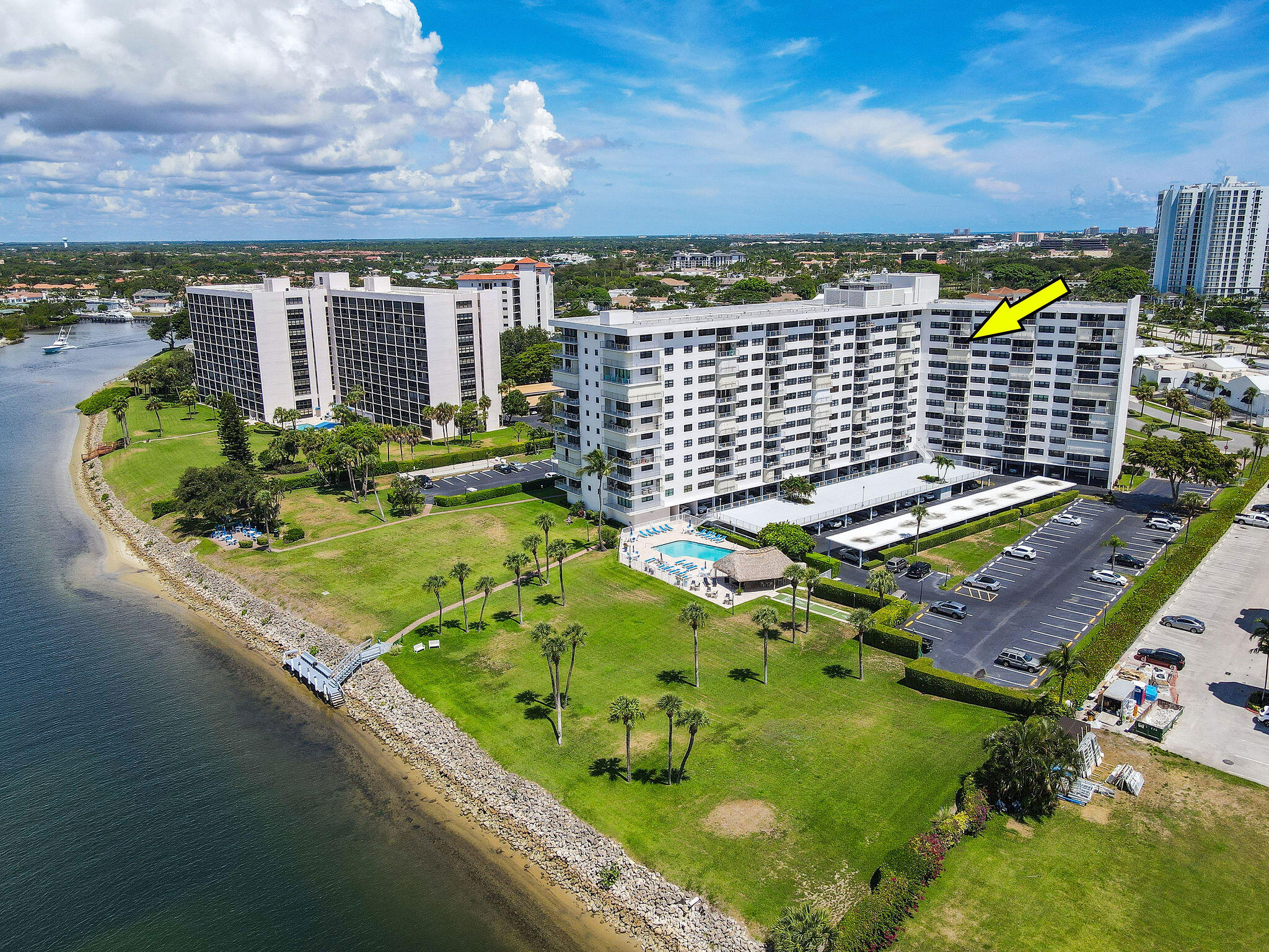 336 Golfview Road 915