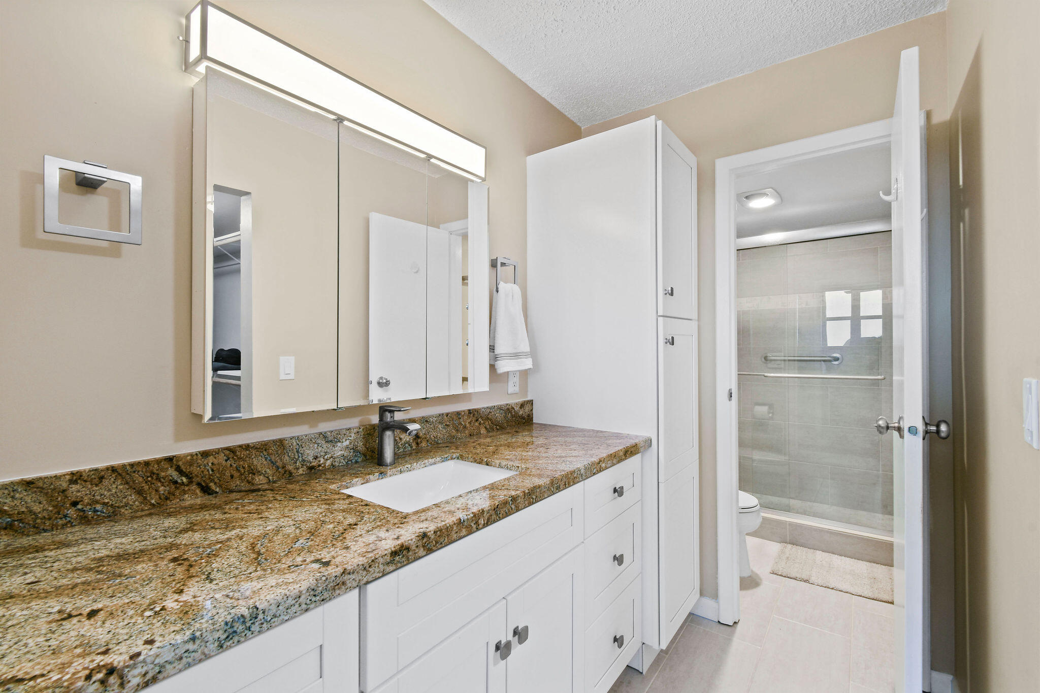 336 Golfview Road 915